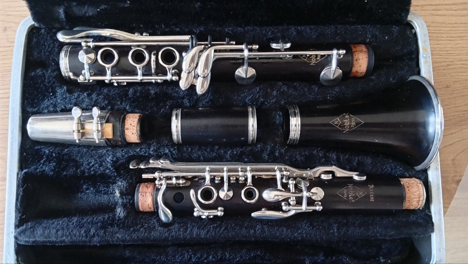 Klarinet atelier Gereviseerde Uitmuntende Noblet Artist, Bes-klarinet, Ophalen of Verzenden, Zo goed als nieuw, Met koffer