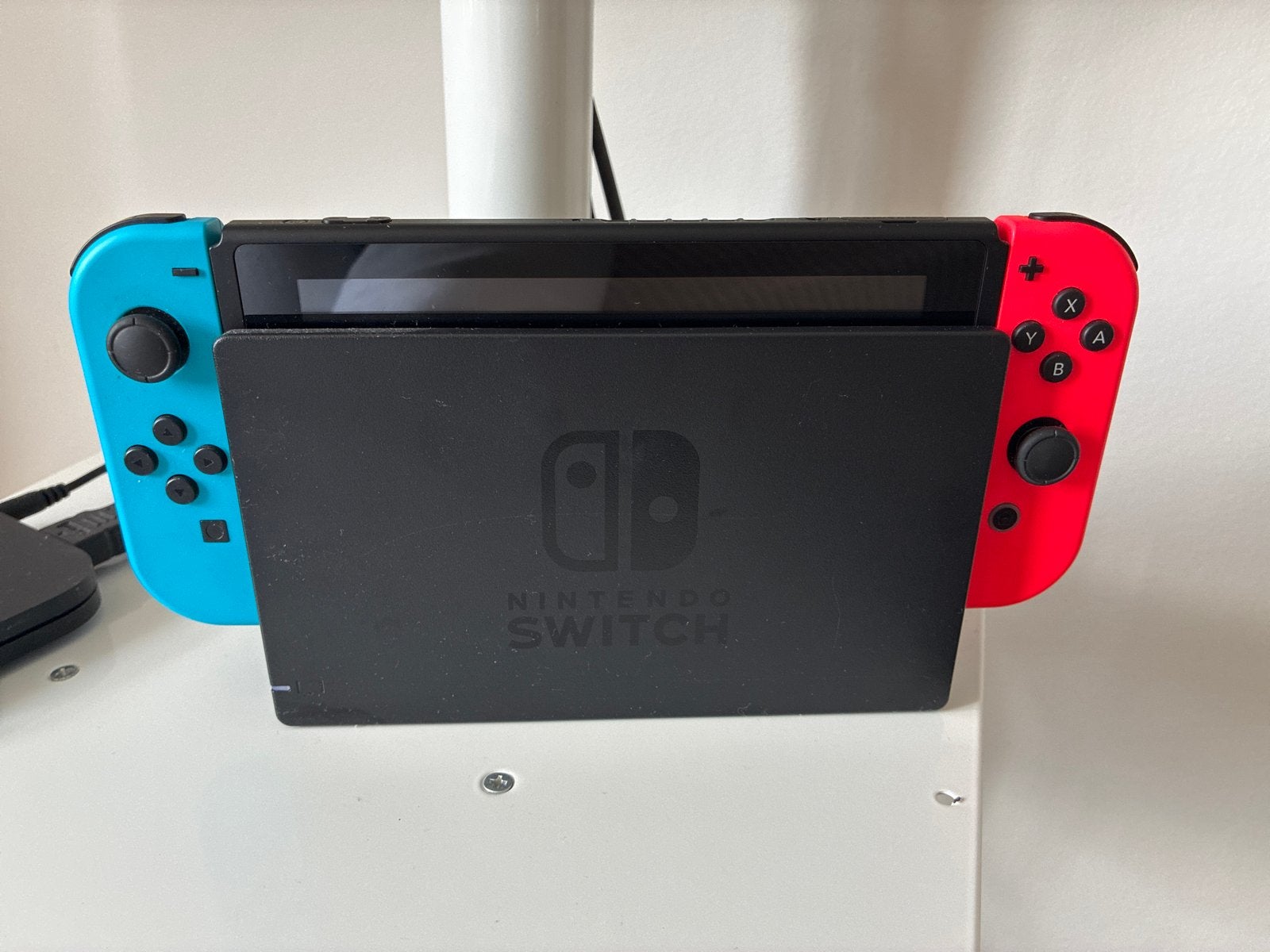 Nintendo Switch met Mario Kart 8 Deluxe en 2 controllers, Spelcomputers en Games, Spelcomputers | Nintendo Switch, Ophalen, Met games