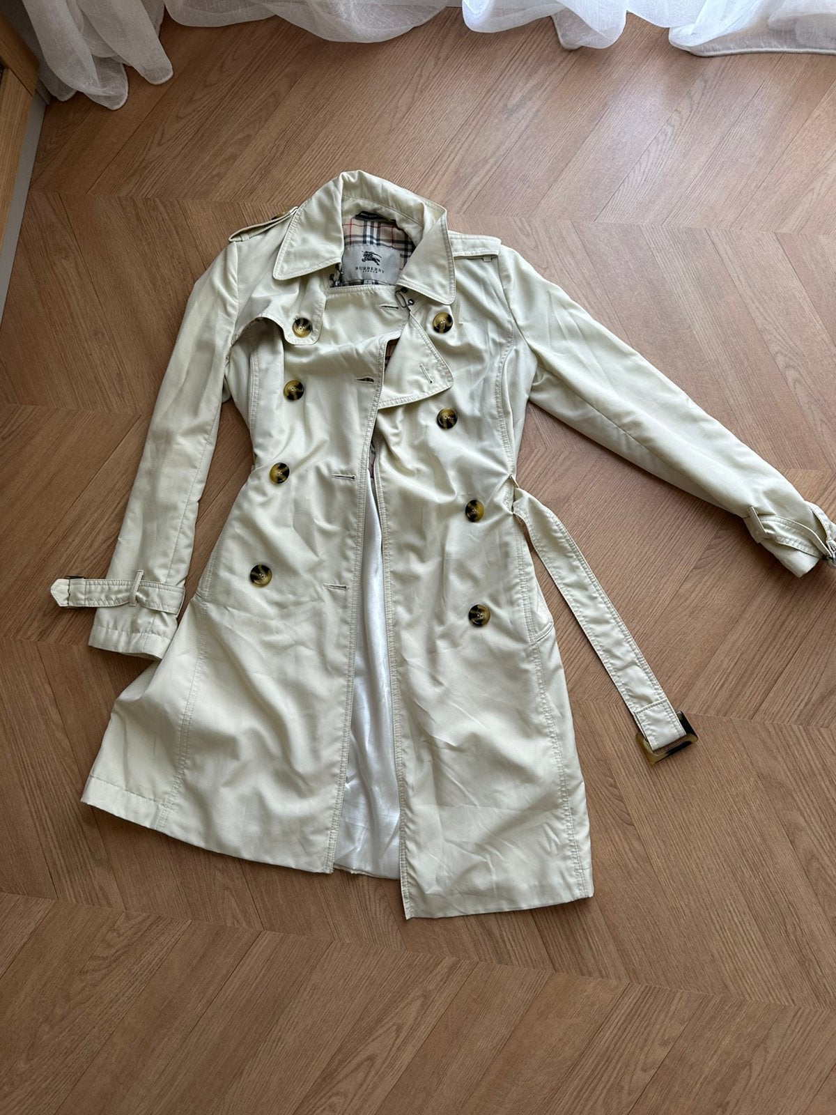 Crèmekleurige getailleerde trenchcoat – maat S, Ophalen, Zo goed als nieuw, Maat 36 (S), Beige