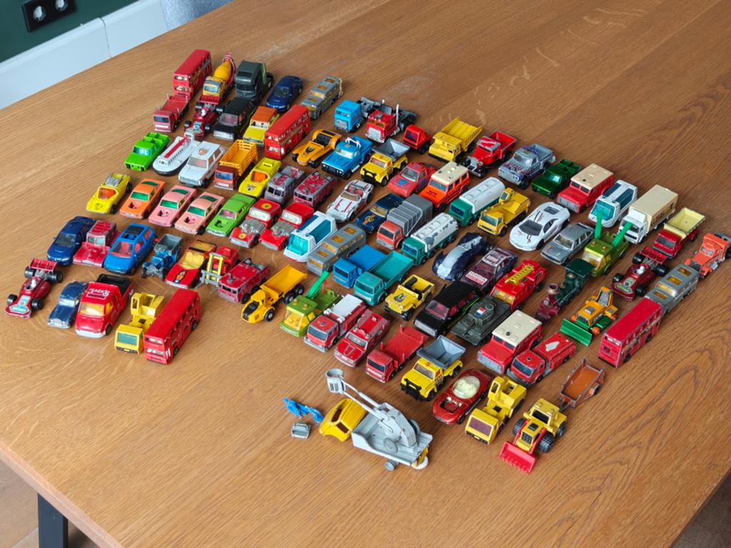 Partij 90x Matchbox Majorette Welly Guisval autootjes etc, Hobby en Vrije tijd, Modelauto's | Overige schalen, Ophalen of Verzenden