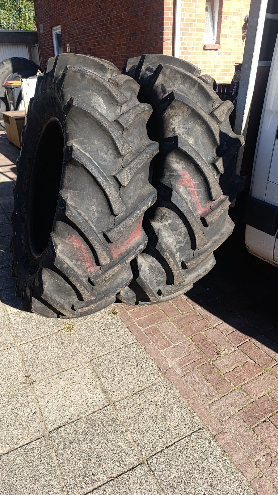 Te koop set bkt 18.4R30 ( 460/85R30 ), Zakelijke goederen, Ophalen