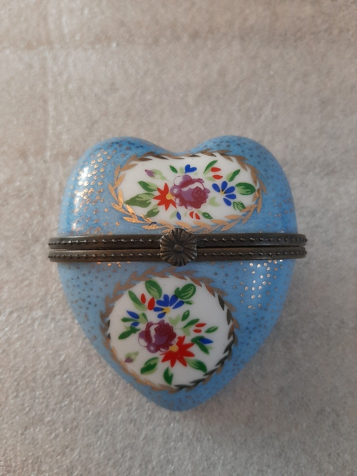 Vintage Hartvormig Porseleinen Pillendoosje met Bloemmotief, Antiek en Kunst, Ophalen of Verzenden