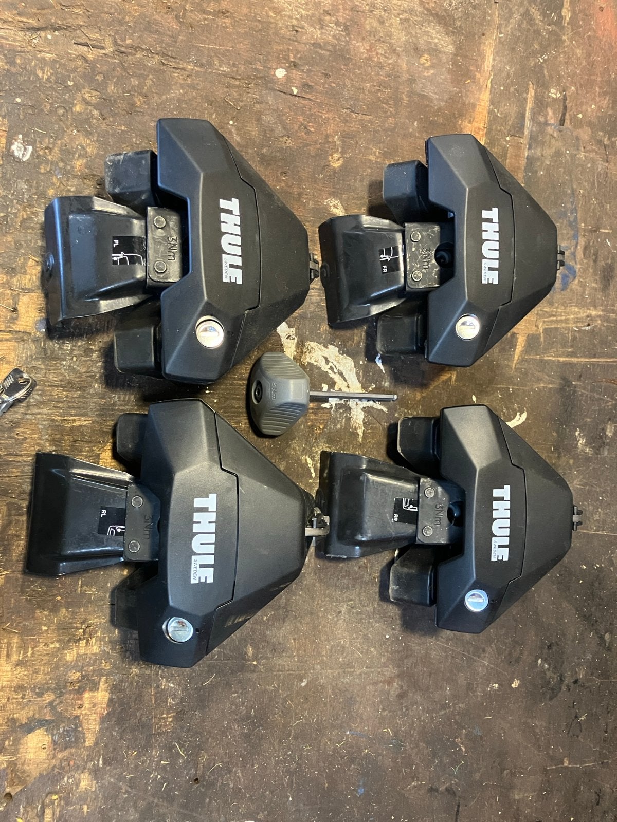 Thule dakdrager voetenset (4 stuks), Ophalen, Gebruikt