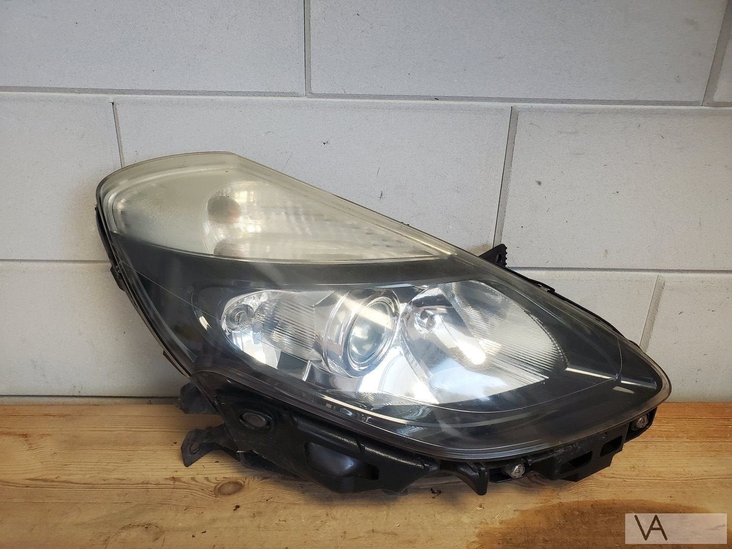 Renault Clio 3 facelift 09 - 13 koplamp rechts zwart + lens, Gebruikt, -, Renault, -