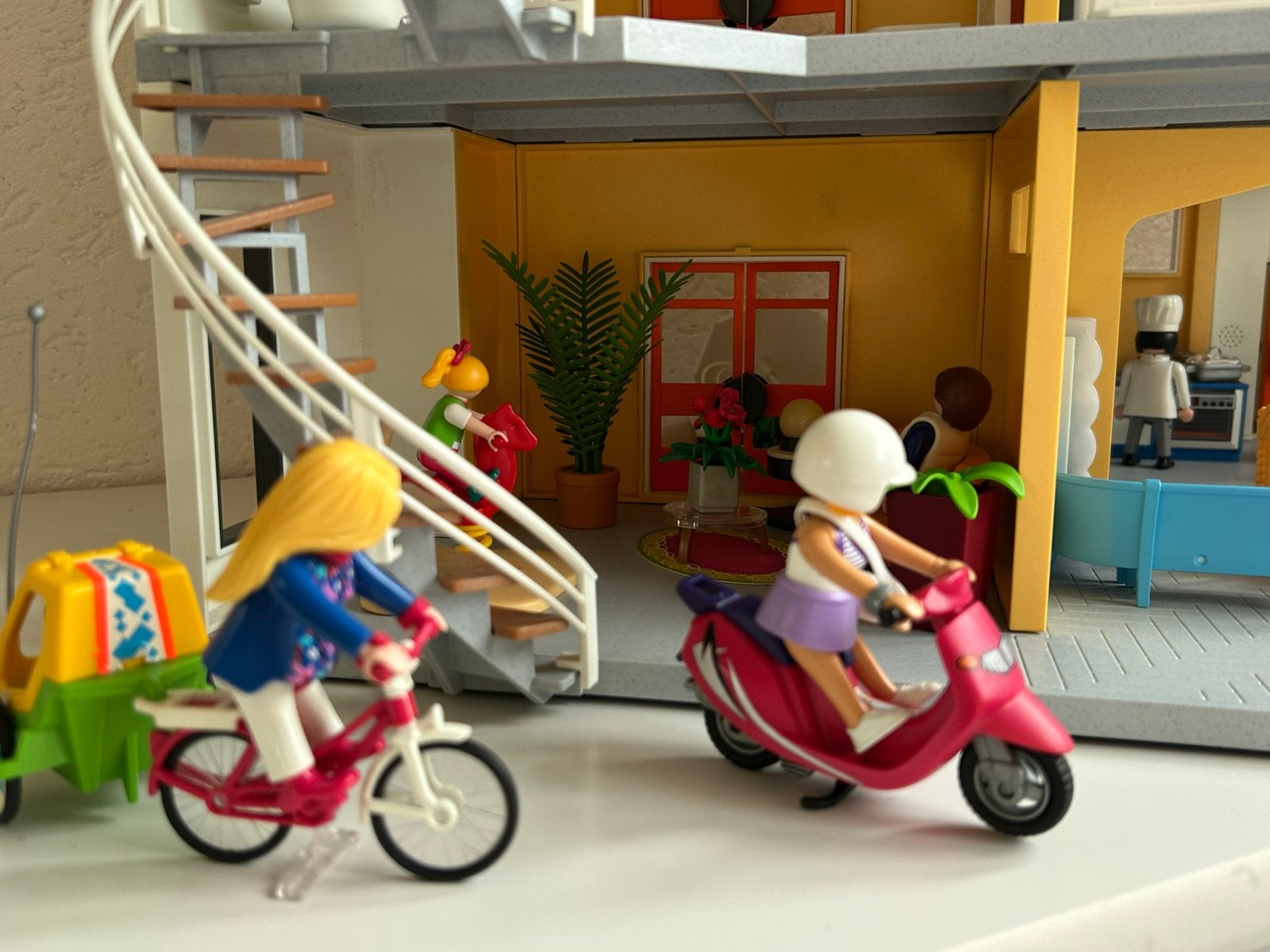 Foto 22 van PLAYMOBIL 9266.Modern Woonhuis met extra verdieping .