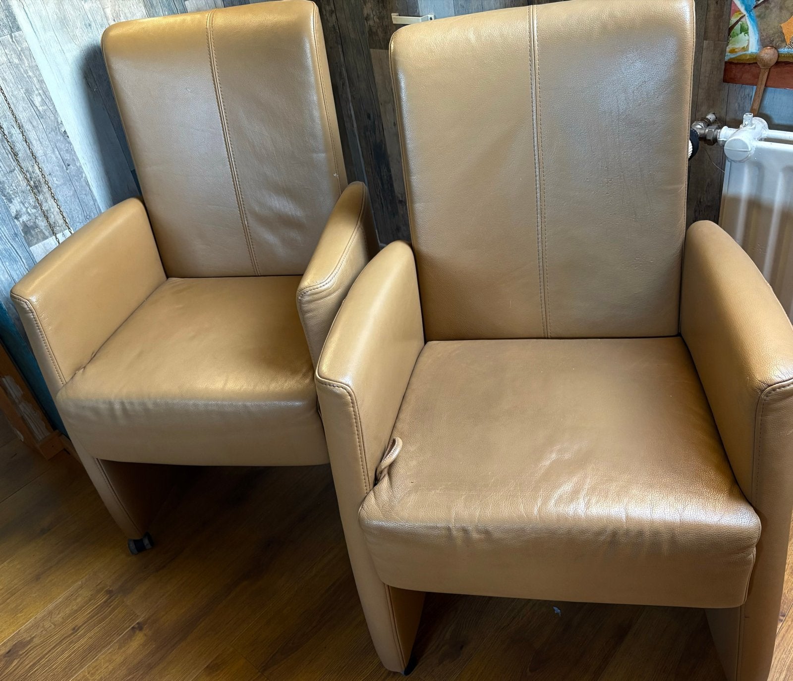 2 lederlook stoelen met wieltjes en verstelbare rugleuning, Ophalen, Overige materialen, Gebruikt, Twee
