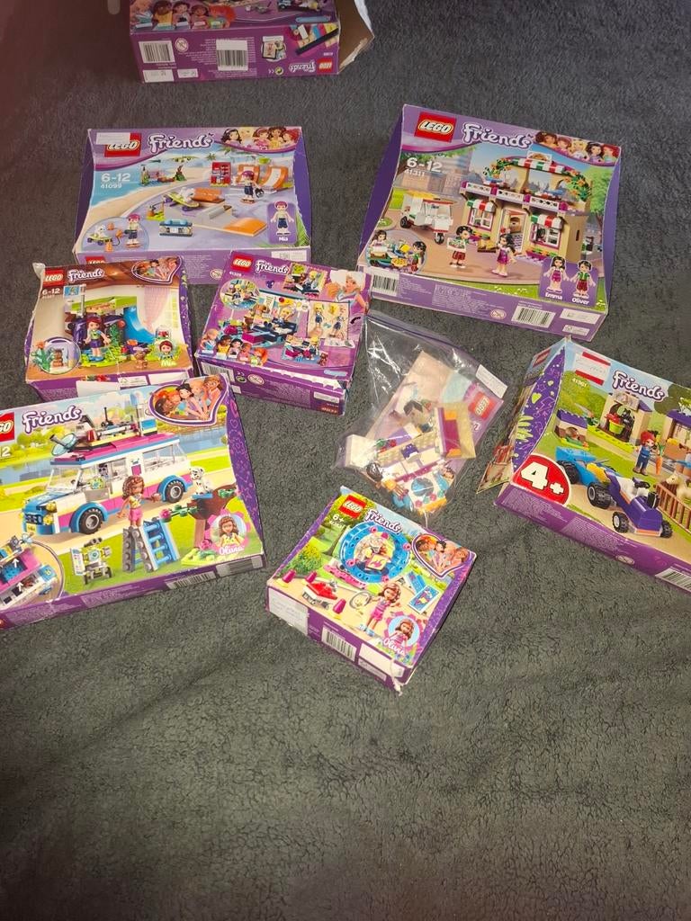 Negen  sets lego friends, Ophalen of Verzenden, Zo goed als nieuw