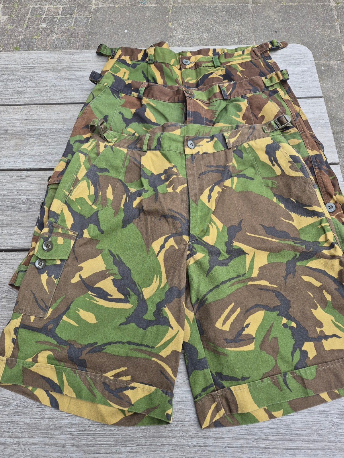 Korte broek camouflage woodland, Ophalen of Verzenden, Landmacht, Nederland, Kleding of Schoenen