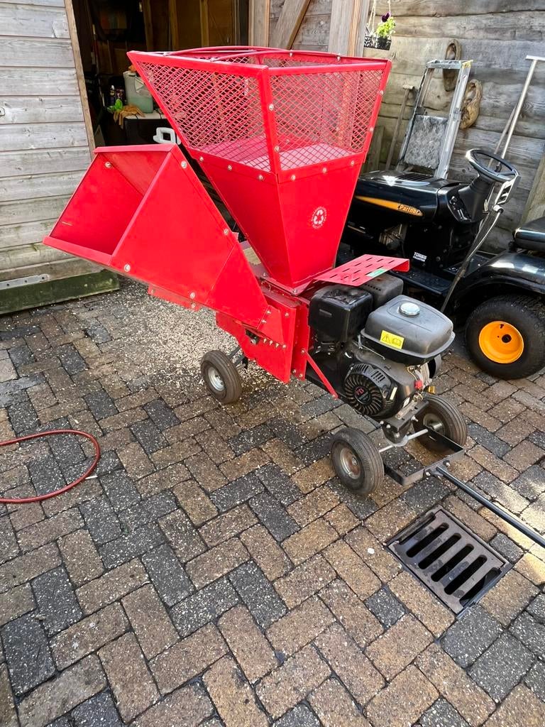 Takkenhakselaar 13 pk motor werkt goed, Tuin en Terras, Hakselaars, Ophalen, Gebruikt