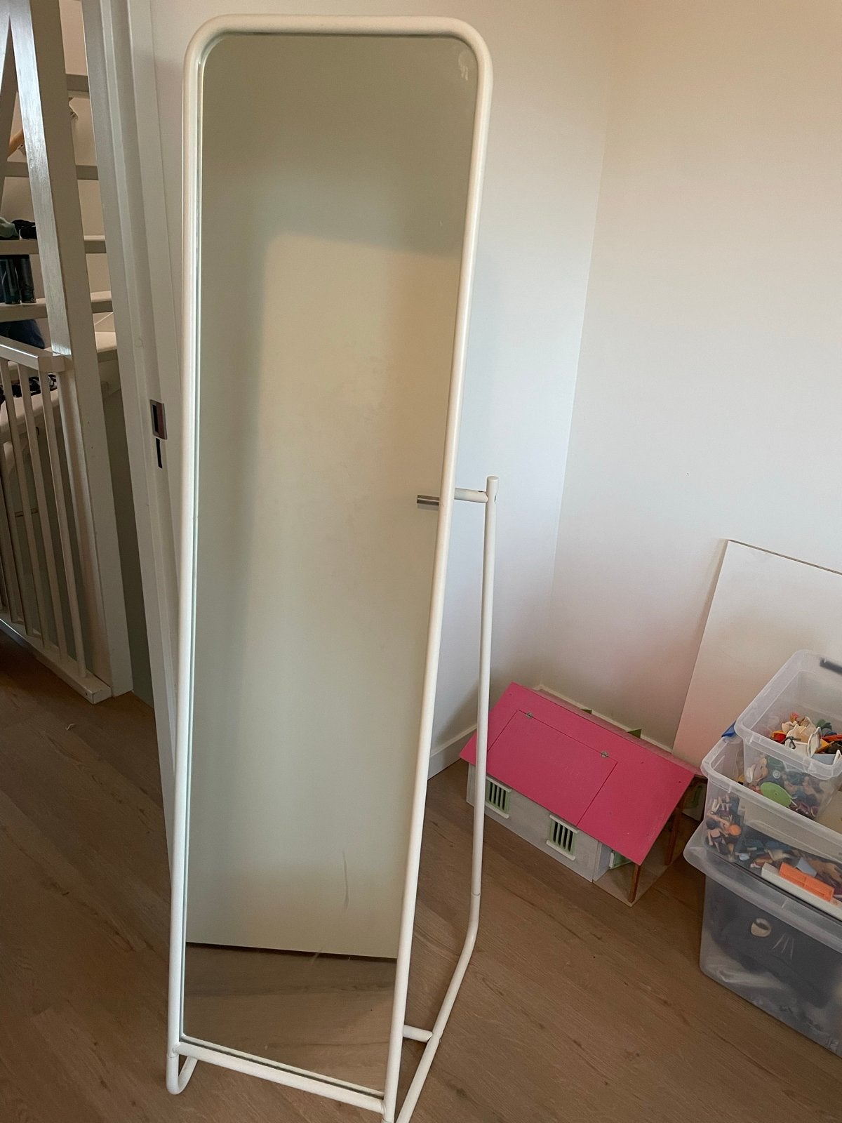 IKEA KNAPPER staande spiegel wit, Ophalen, Minder dan 50 cm, Zo goed als nieuw, 150 tot 200 cm