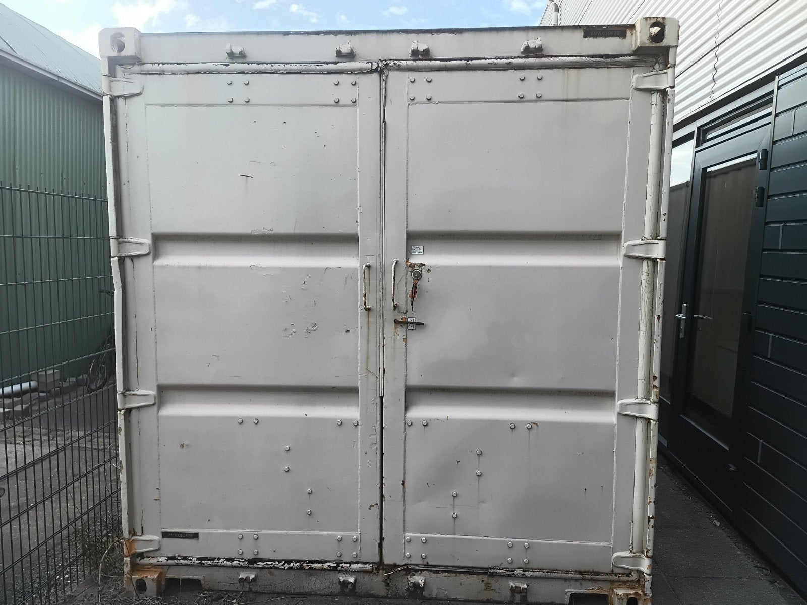 20ft Container met cilinderslot en betimmering, Zakelijke goederen, Machines en Bouw | Keten en Containers, Ophalen