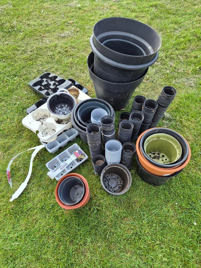 Diverse bloempotten en kweekbakjes - Groot assortiment, Gebruikt, Rond, Ophalen of Verzenden, Minder dan 40 cm