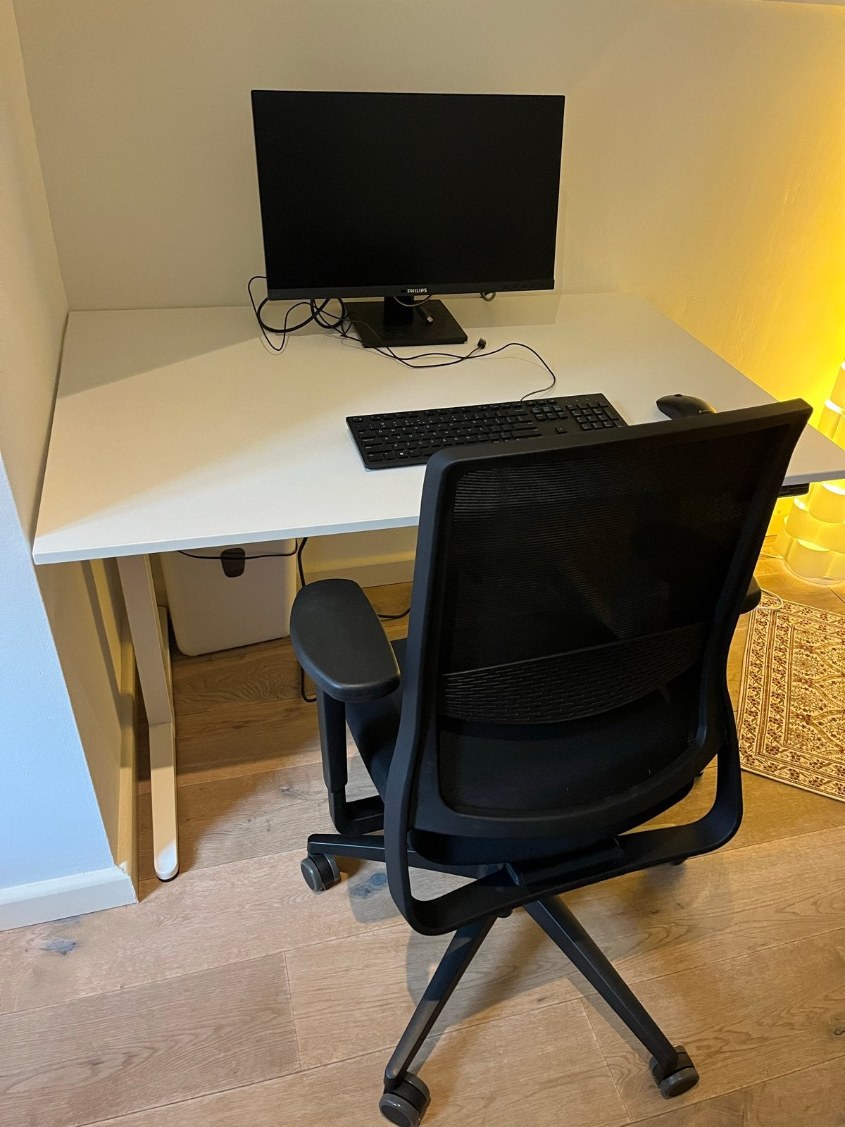 Ahrend elektrisch zit-sta bureau, Huis en Inrichting, Bureaus, Ophalen, Zit-sta bureau, Elektrisch, Hout