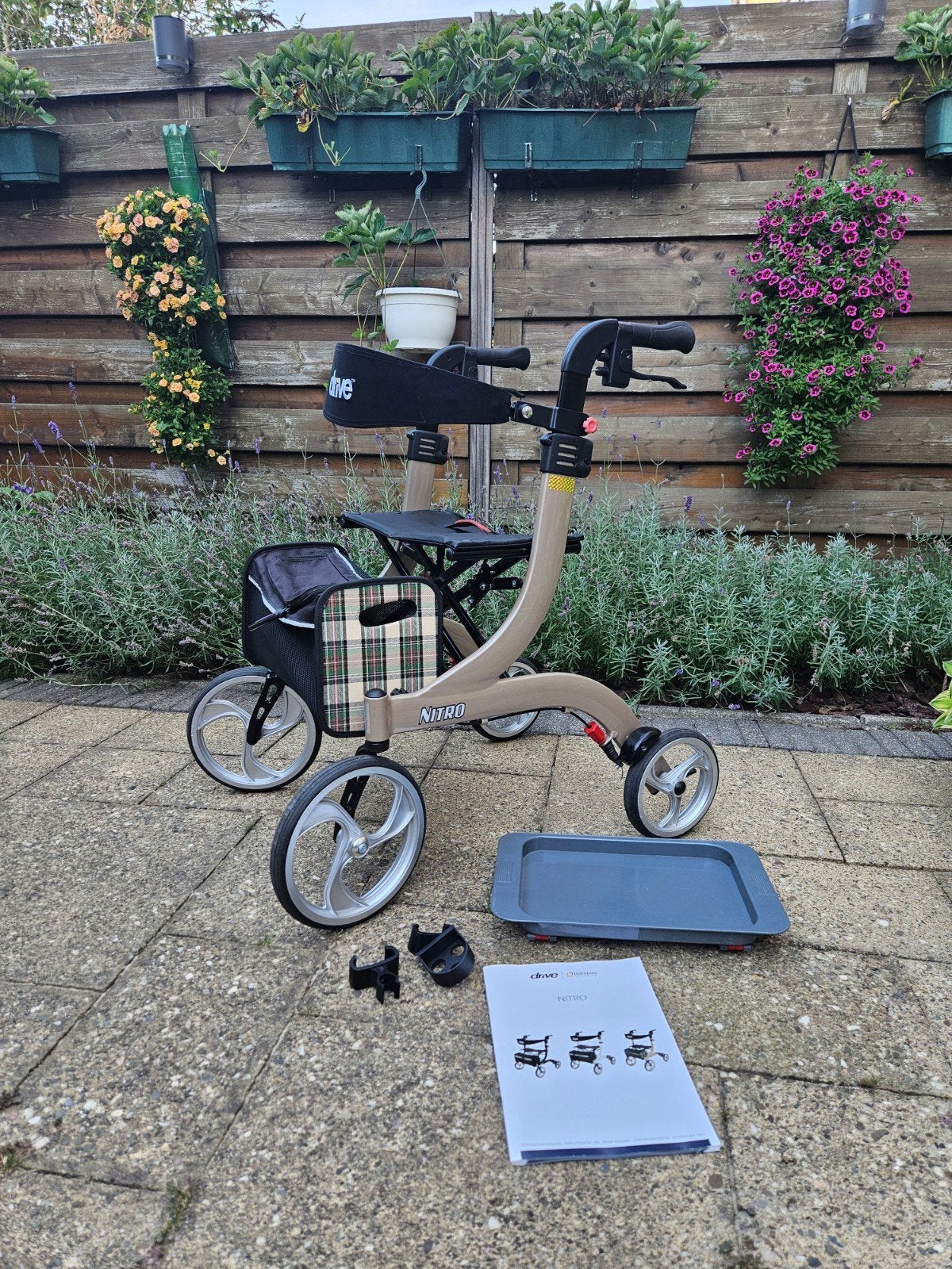 Rollator Drive Nitro, Ophalen, Opvouwbaar, Zo goed als nieuw