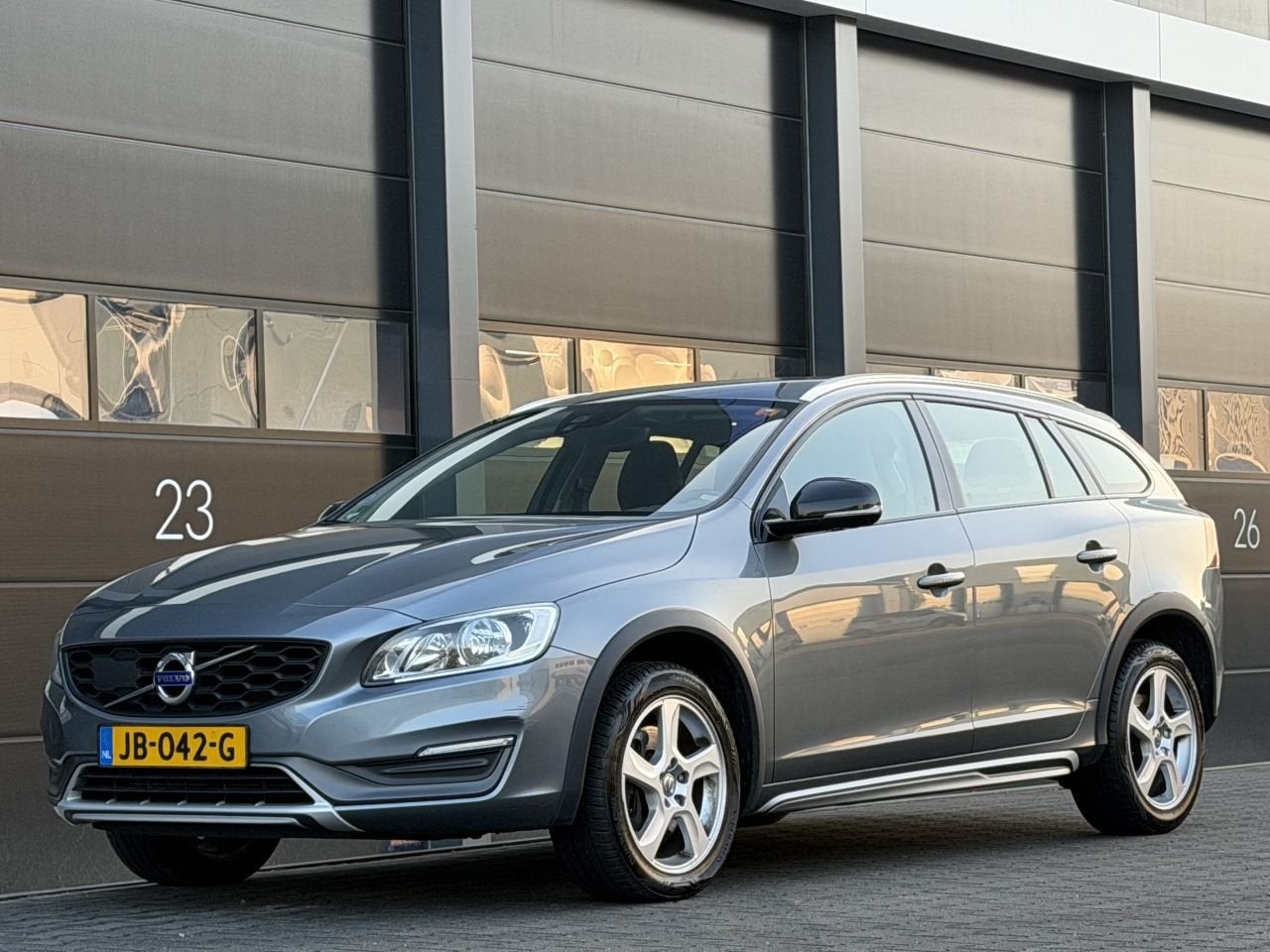Volvo v-60 Cross Country 2.0 D4 Navi Clima EURO-6 (bj 2016), Auto's, 1800 kg, Euro 6, 1969 cc, Origineel Nederlands