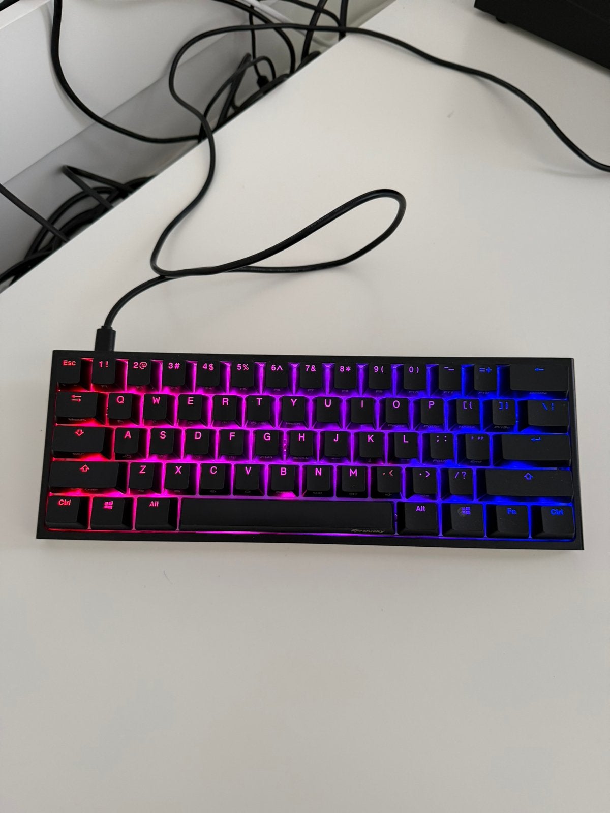 Gloednieuwe Ducky One 2 Mini gaming toetsenbord, Computers en Software, Toetsenborden, Nieuw, Qwerty, Bedraad, Gaming toetsenbord
