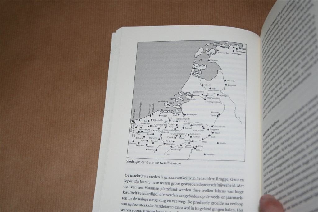De Nederlandse geschiedenis in een notendop, Ophalen of Verzenden, Zo goed als nieuw