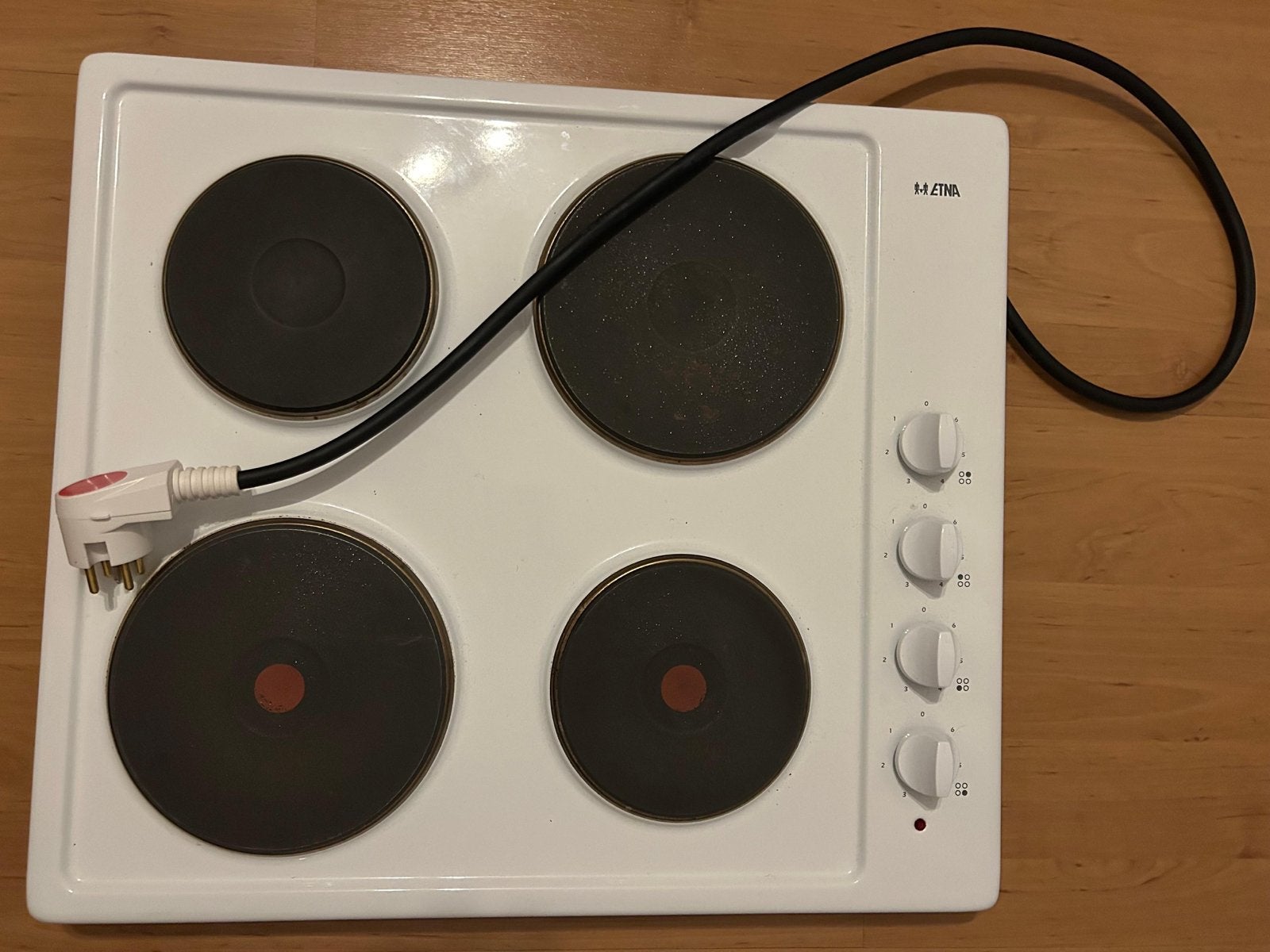 Etna elektrische kookplaat KEV158WIT - 4 kookzones, Gebruikt, Vrijstaand, Elektrisch, 4 kookzones