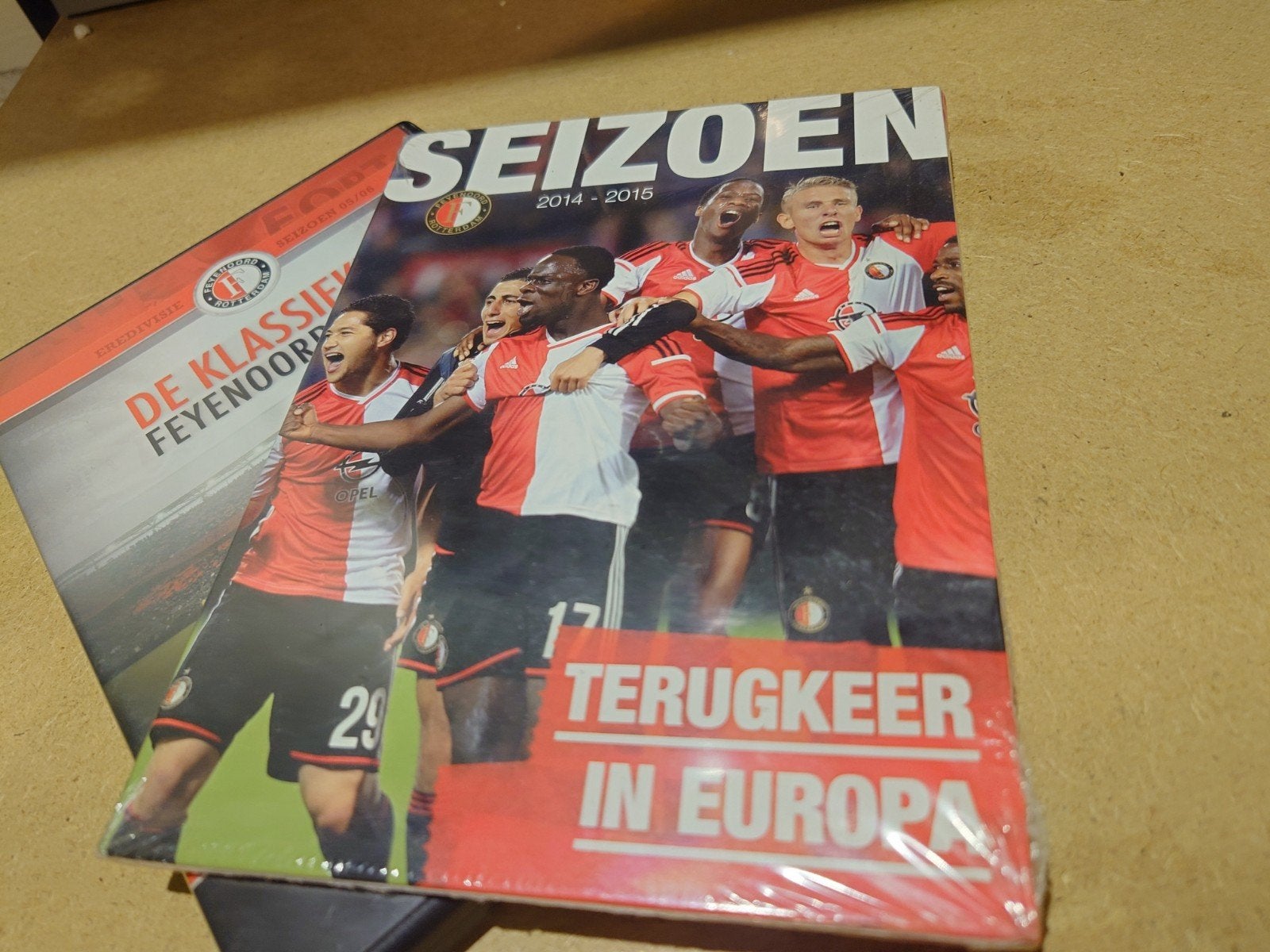 Feyenoord DVD's: De Klassieker & Seizoen 2014-2015, Voetbal, Alle leeftijden, Ophalen of Verzenden, Zo goed als nieuw