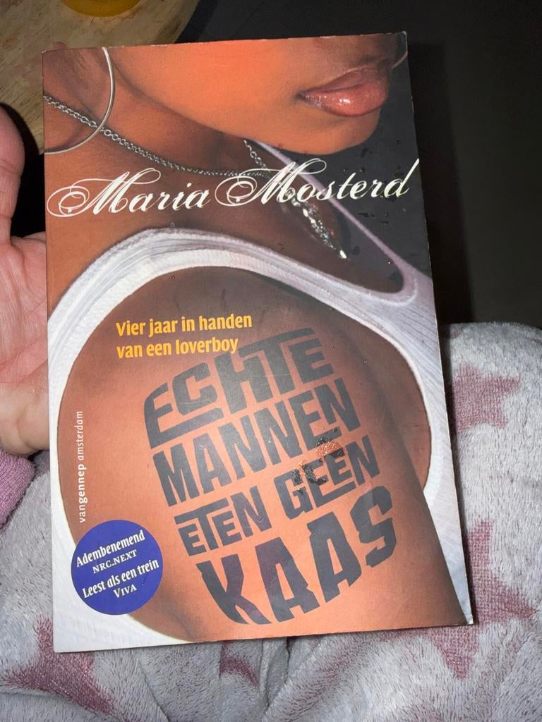 Maria Mosterd - Echte mannen eten geen kaas & Bindi, Ophalen of Verzenden, Zo goed als nieuw, Nederland