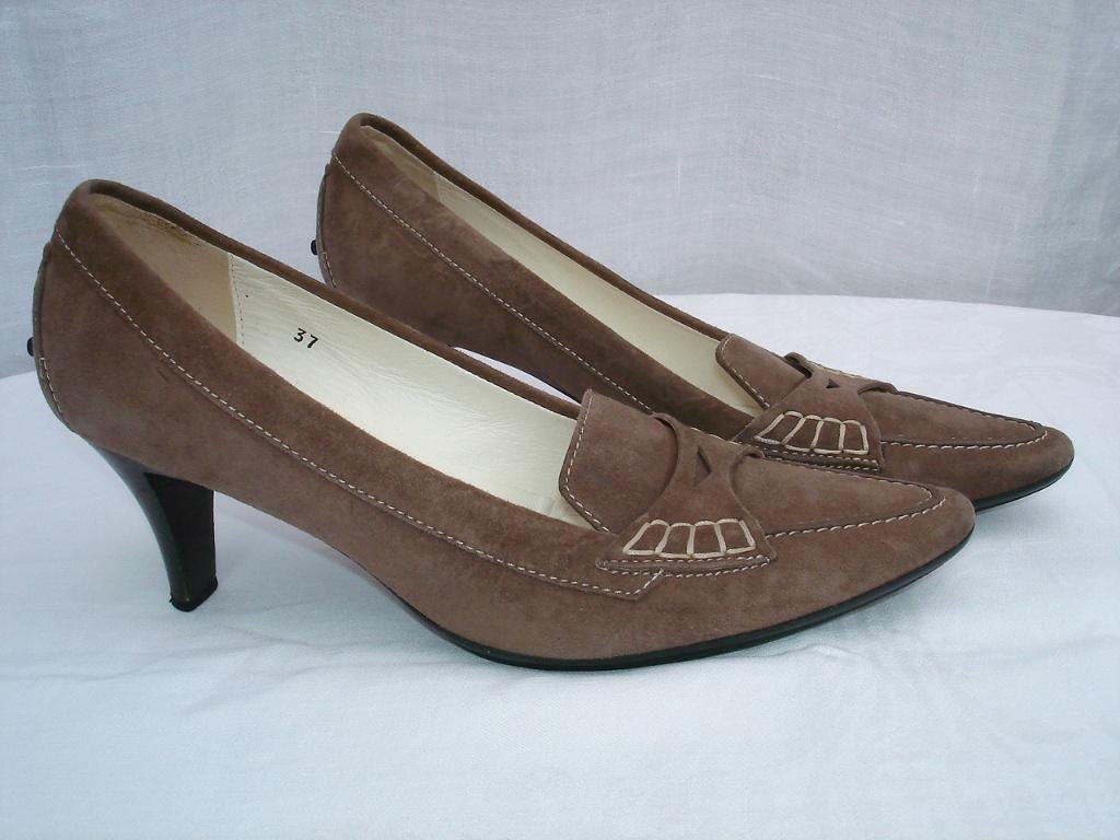 Tod's schoenen maat 37 beige suede Italy, Pumps, Beige, Nieuw, Ophalen of Verzenden