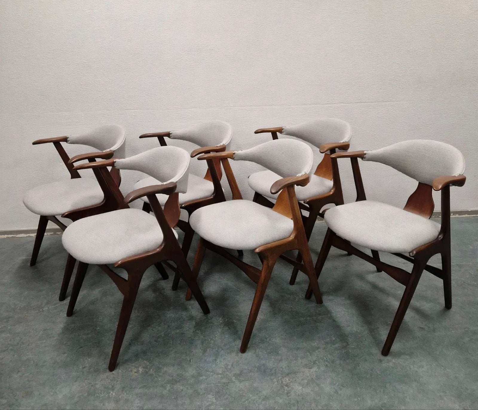 6 of 8 vintage koehoornstoelen Louis van Teeffelen koehoorn, Hout, Kolibrivintagehal@gmail.com, Aaldertgeertsstraat 43 Olst, Kolibri vintage