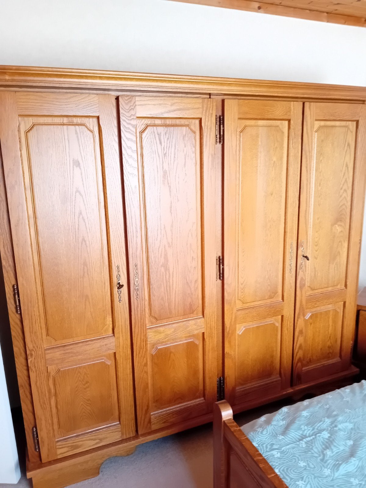 Complete eiken  slaapkamer set: kledingkast, bed en commode, Gebruikt, Met lade(s), Klassiek, 150 tot 200 cm