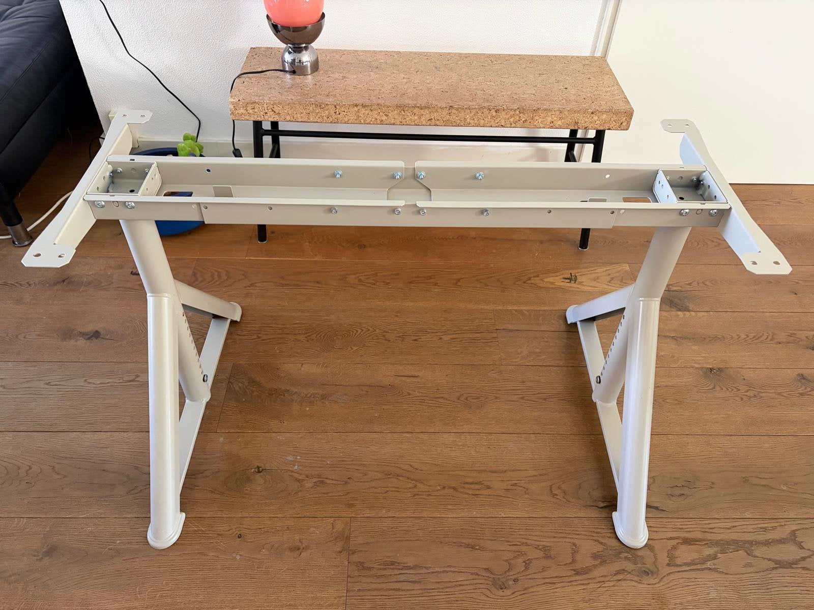 Origineel IKEA IDÅSEN onderstel in beige uitvoering., Ophalen, In hoogte verstelbaar, Zo goed als nieuw