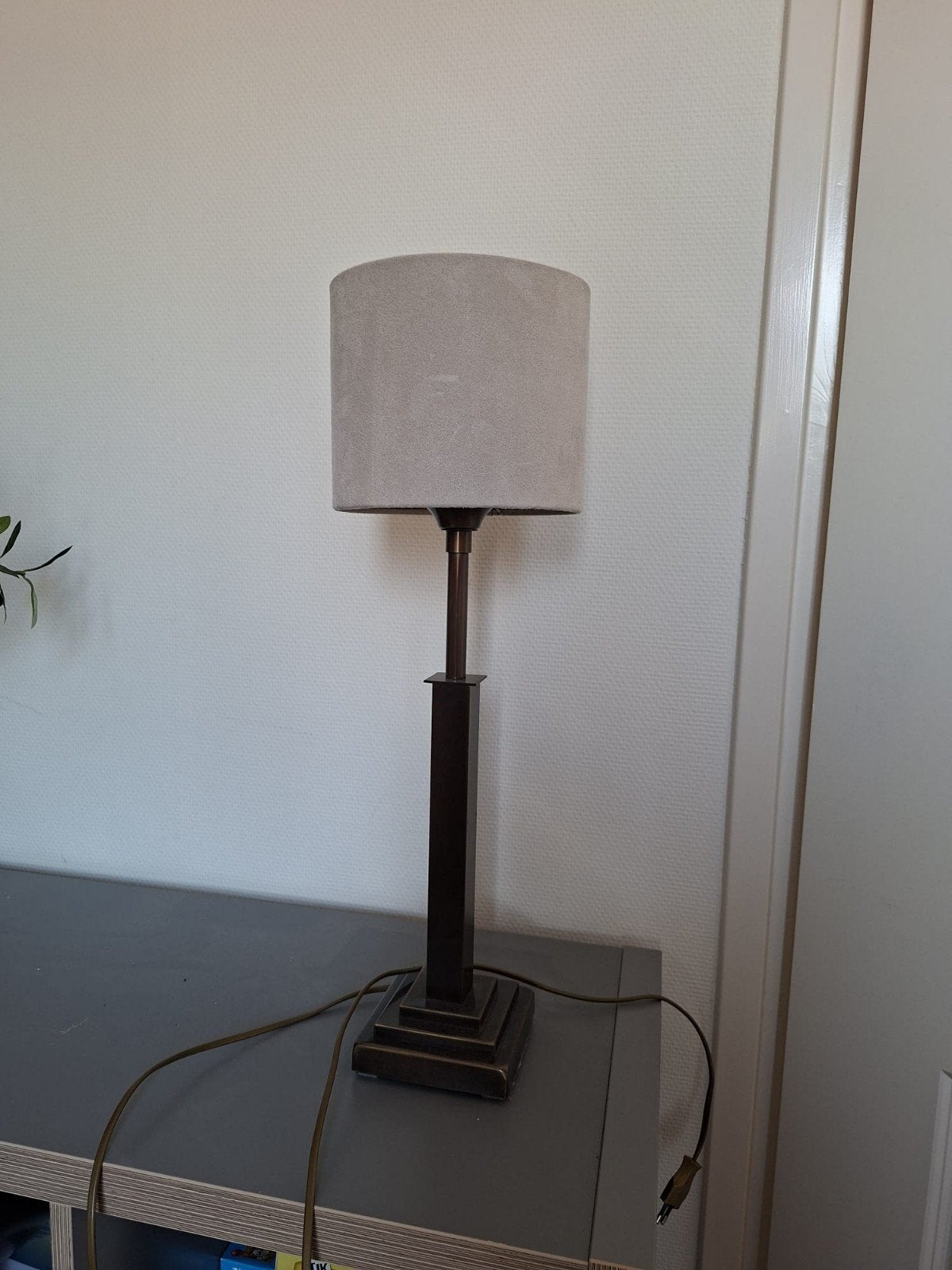 Mooie lamp met bronzen voet!, Ophalen of Verzenden
