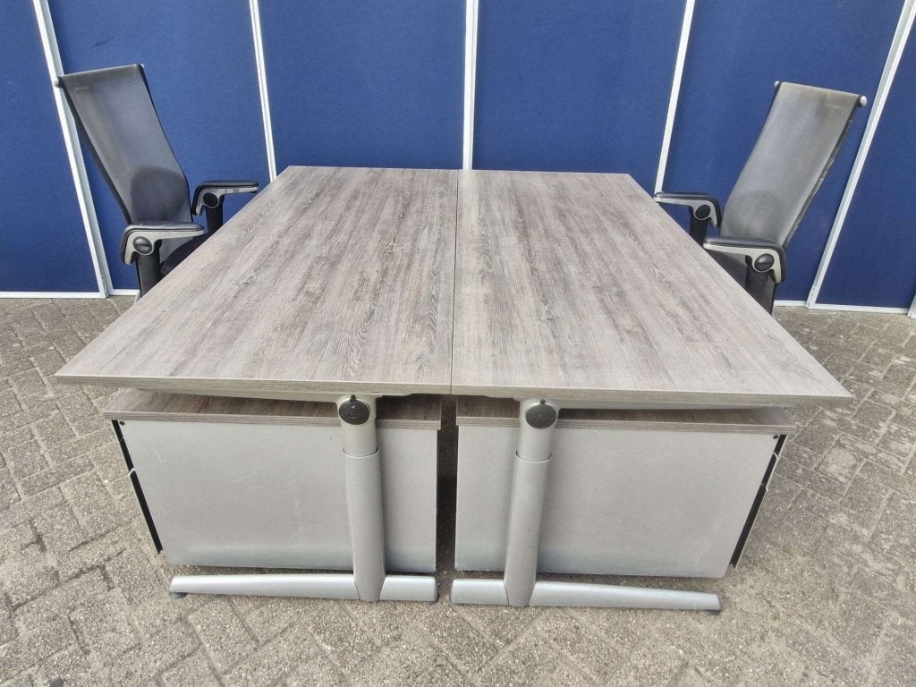 Ahrend 500 bureau met nieuw blad naar keuze ( div maten ), In hoogte verstelbaar, Kofferen 60, 5492 BP Sint-Oedenrode, Ophalen of Verzenden