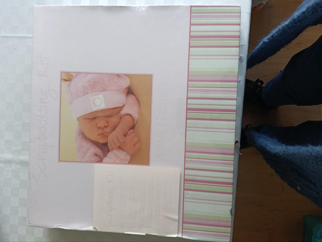 Nieuw scrapalbum van Anne Geddes 30x30, Ophalen, Nieuw