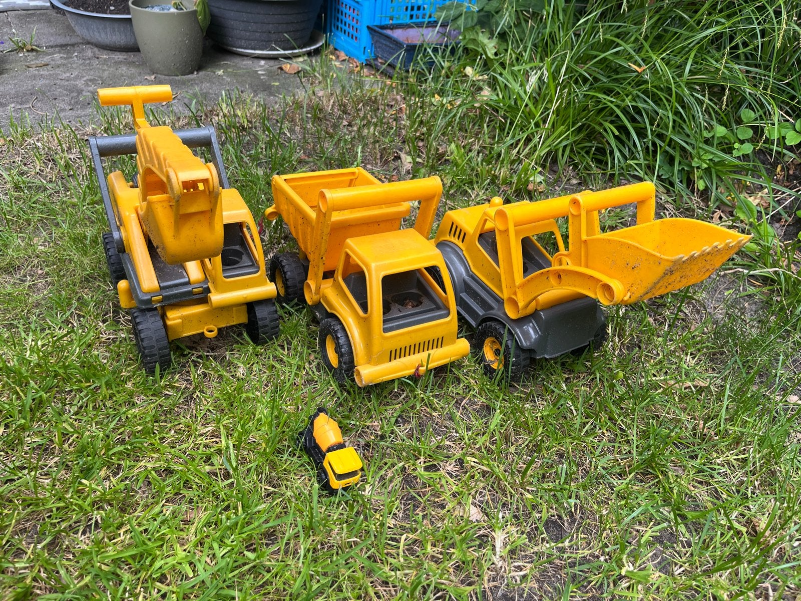 Gele speelgoedvoertuigen set: kiepwagen, graafmachine, shove, Ophalen, Zo goed als nieuw, Overige typen