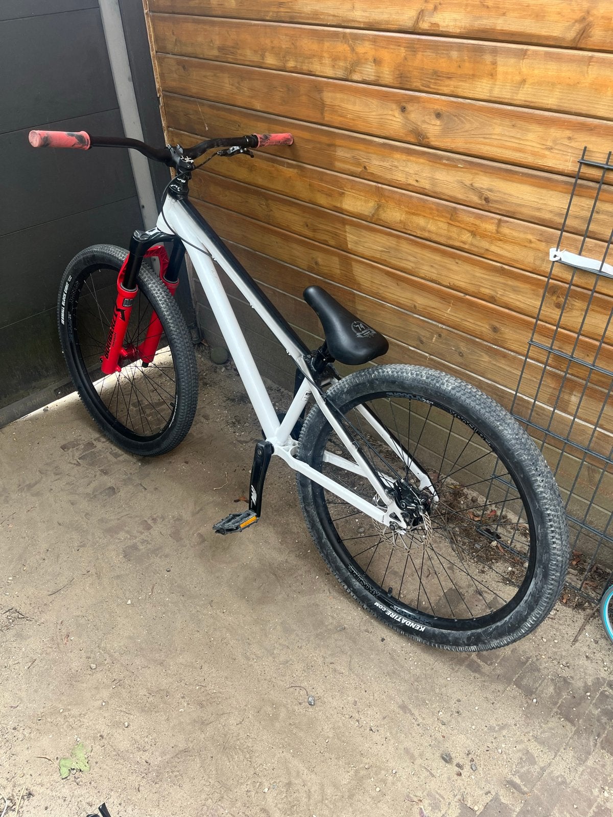 Mongoose Dirt Jumper met Marzocchi Bomber Z1 en Hope Pro 5, Fietsen en Brommers, Fietsen | Crossfietsen en BMX, Ophalen, 24 inch of meer