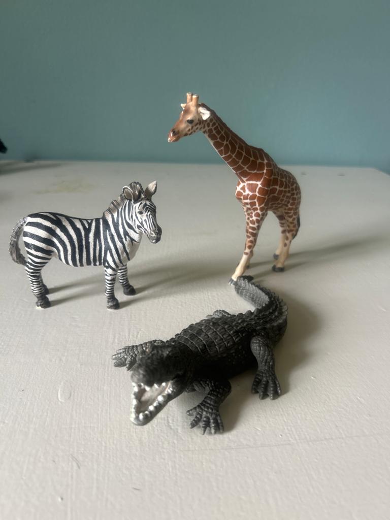 Schleich Dierenfiguren: zebra, giraf en krokodil, Ophalen of Verzenden, Gebruikt