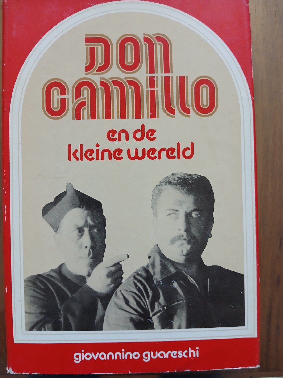 Don Camillo en de kleine wereld | Giovannino Guareschi, Ophalen of Verzenden, Zo goed als nieuw