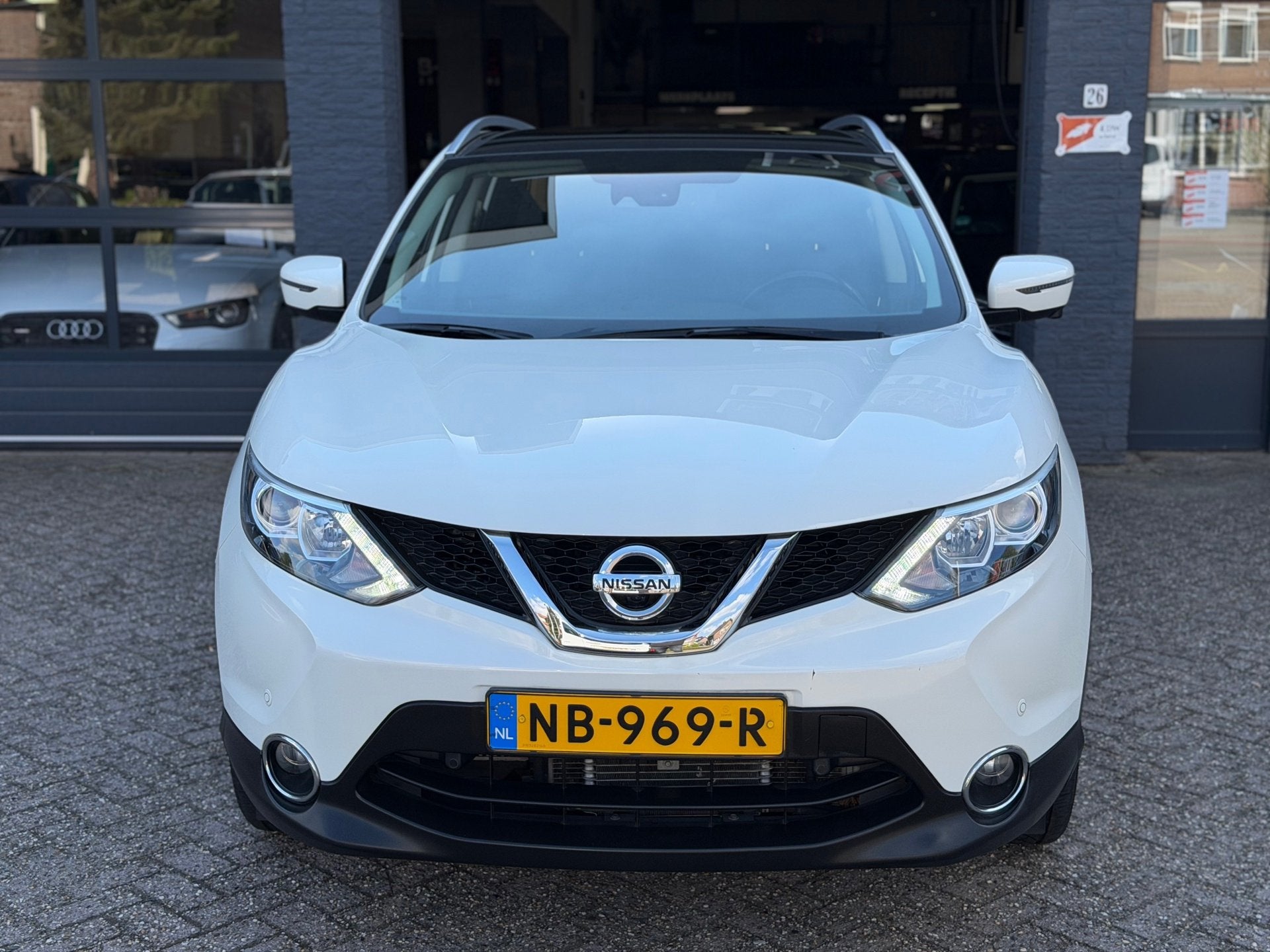 Nissan Qashqai 1.2 Pano|Autom|Nap|360*Camera|Trekhaak, Auto's, Gebruikt, 4 cilinders, Parkeersensor, 116 pk