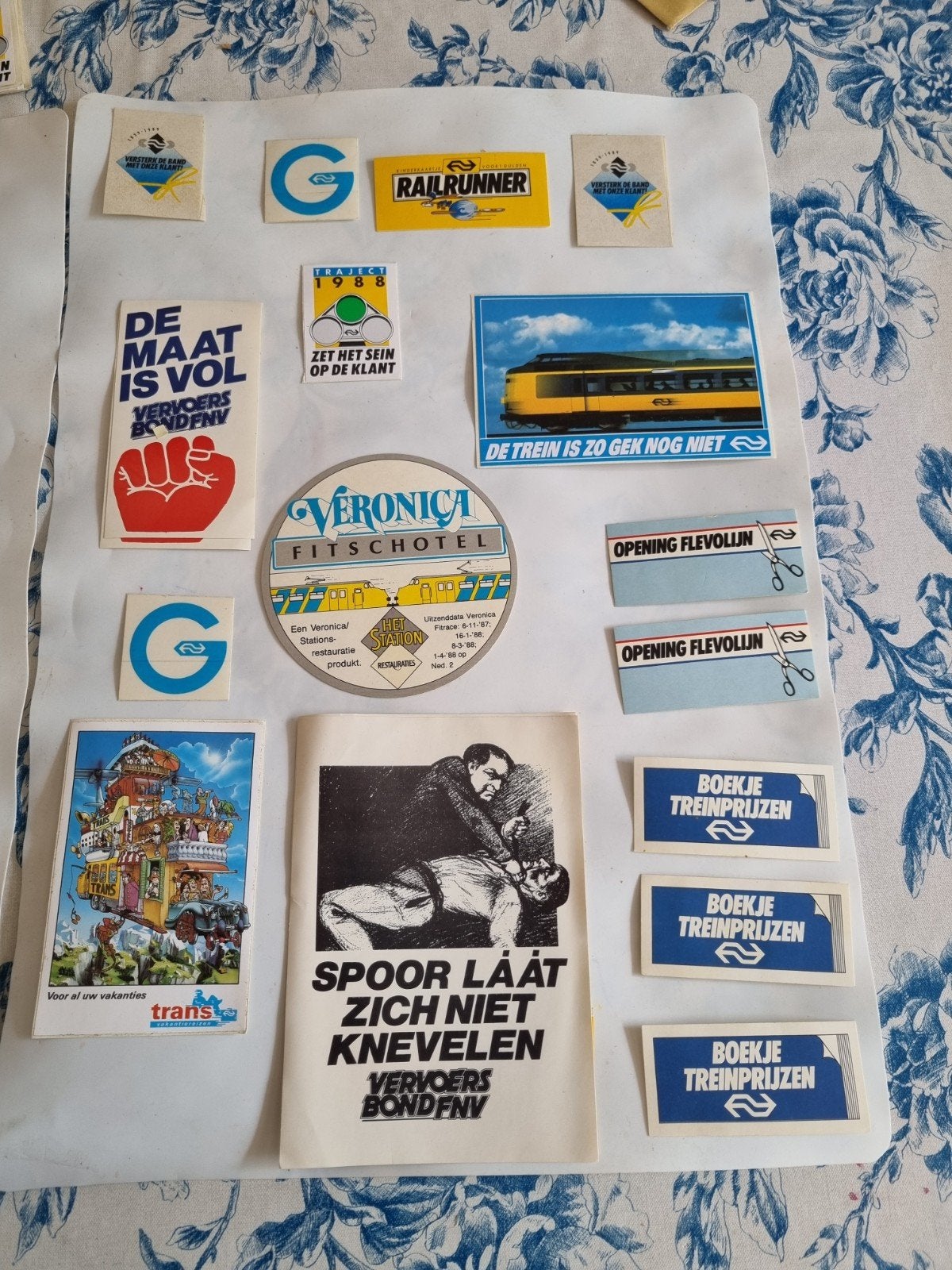 Verzameling van NS en OV memorabilia stickers., Verzamelen, Ophalen of Verzenden, Gebruikt, Trein, Overige typen