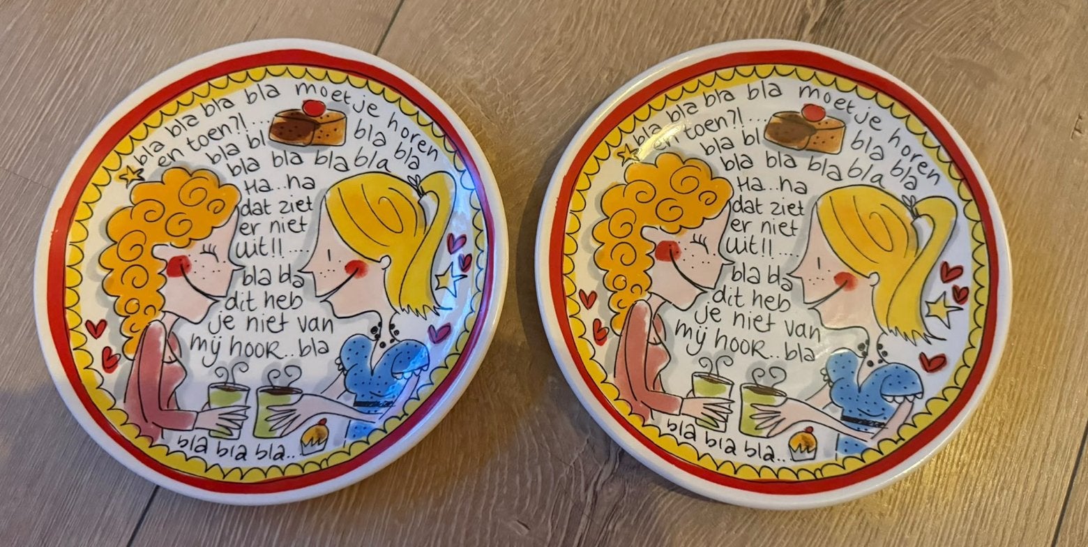 2x Blond Amsterdam ‘Even bijkletsen’ rood bord - ø18 cm, Ophalen of Verzenden, Zo goed als nieuw, Bord(en), Modern