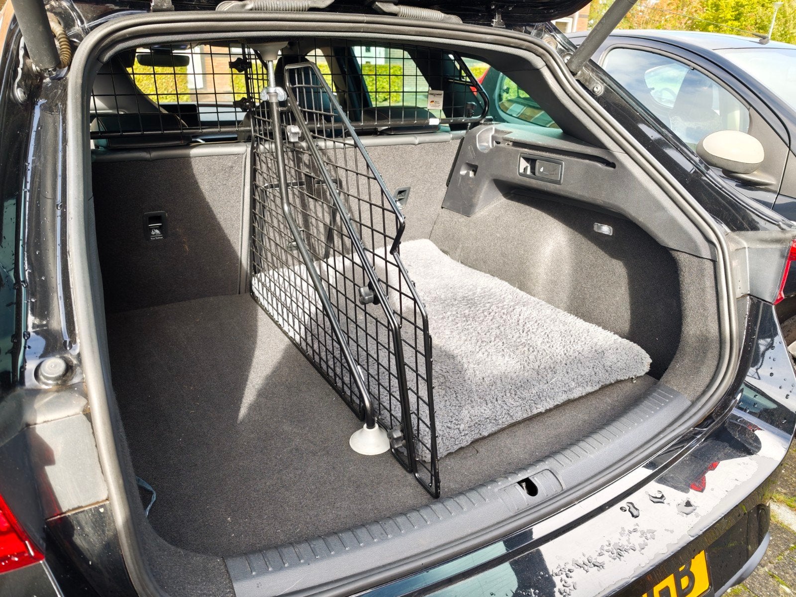 Hondenrek voor Seat & Cupra Leon Sportstourer, Ophalen, Zo goed als nieuw