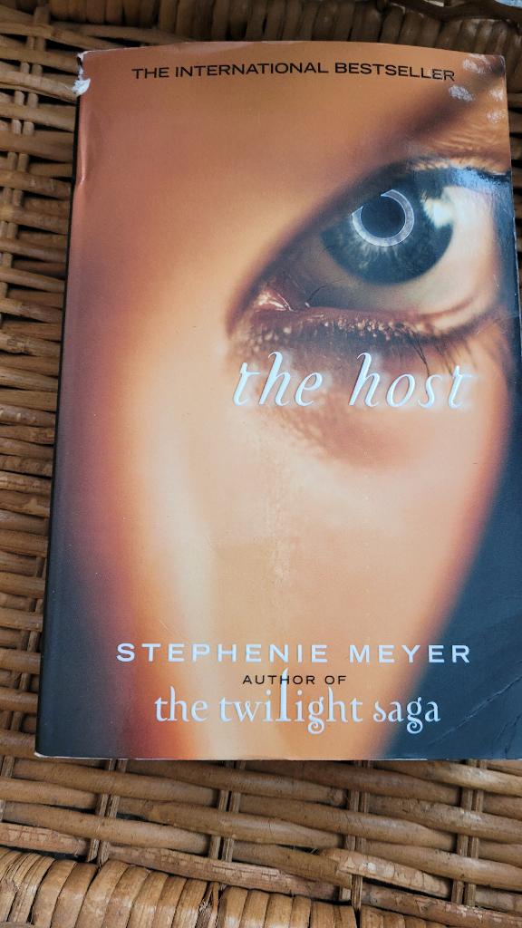 Engelstalig boek van Stephenie meyer, Ophalen of Verzenden, Gelezen, Stephanie meyer