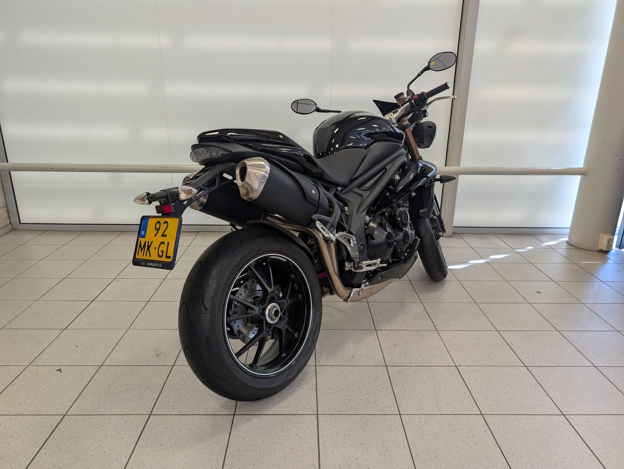 Triumph Speed Triple 94 (bj 2015), Triumph Motocycles, Nieuw, Bedrijf, Triumph.Benelux@triumph.co.uk