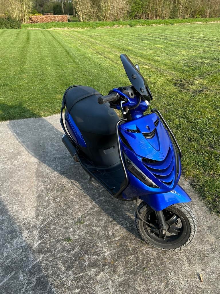 80cc zip 4t, Fietsen en Brommers, Scooters | Piaggio, Zo goed als nieuw, Zip, Benzine, Ophalen