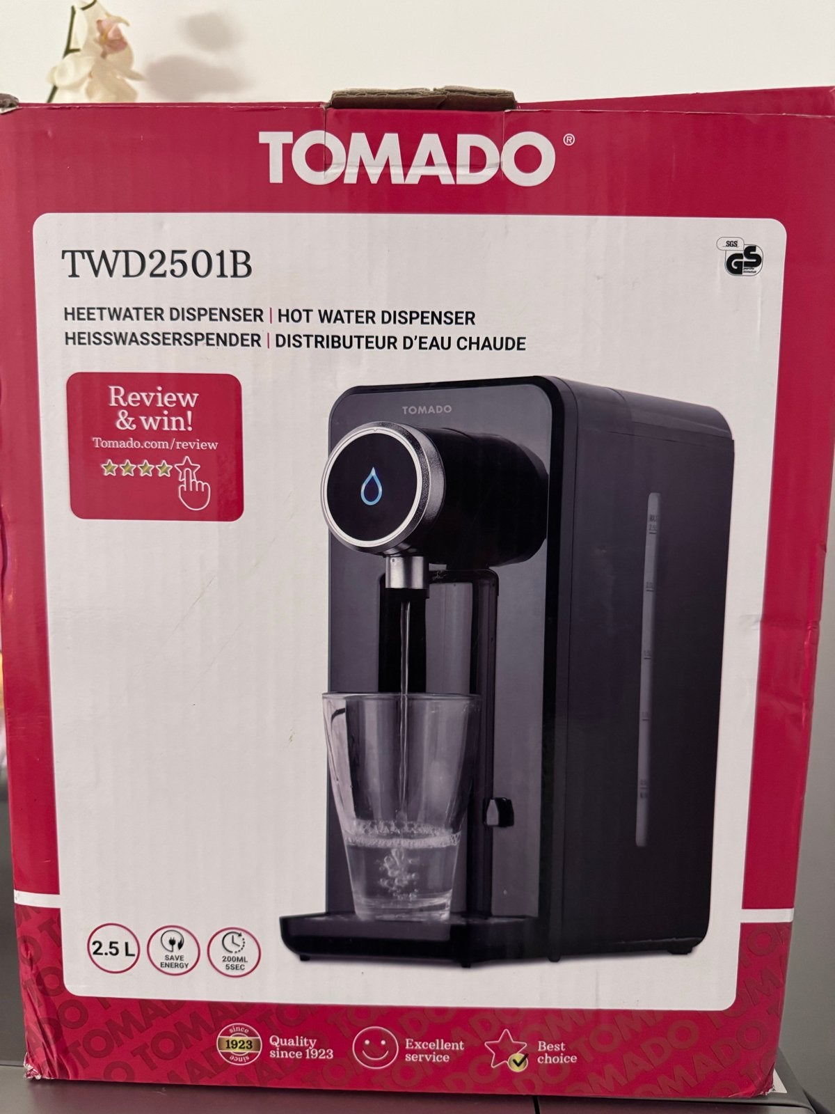 Tomado TWD2501B Heetwater Dispenser - 2.5L, 2 liter of meer, Ophalen, Nieuw
