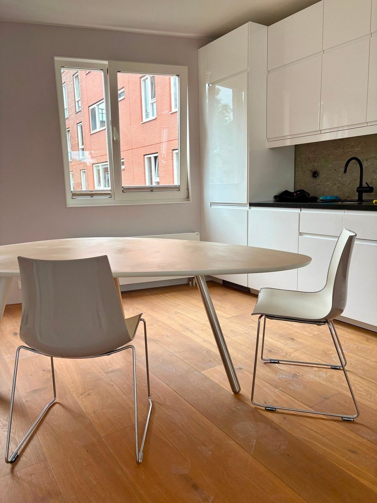 Casteleijn Circlips eettafel - crème, Ophalen, 100 tot 150 cm, Zo goed als nieuw, Vijf personen of meer
