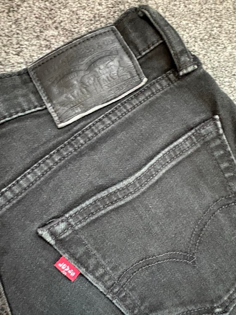 Nog nette Levi's spijkerbroek maat W30 L30, Ophalen of Verzenden, Gedragen, Zwart, Overige jeansmaten