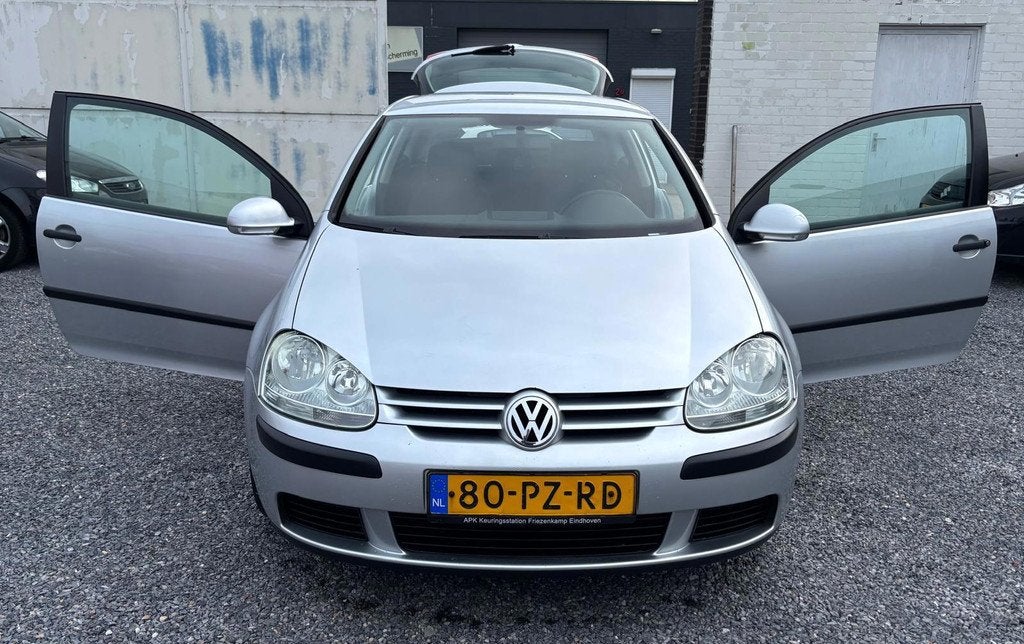 Volkswagen Golf 1.6 Trendline, Voorwielaandrijving, Stof, Gebruikt, 4 cilinders