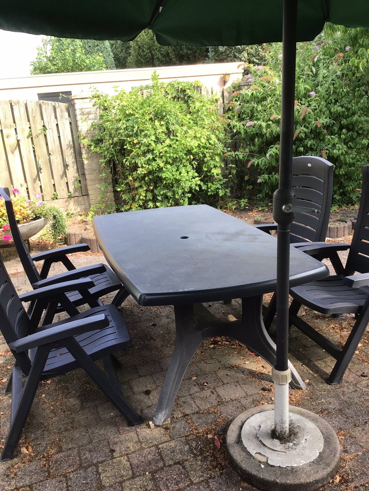 Jardin tuinset ( grijs ) + parasol, Ophalen of Verzenden, Gebruikt, Kunststof