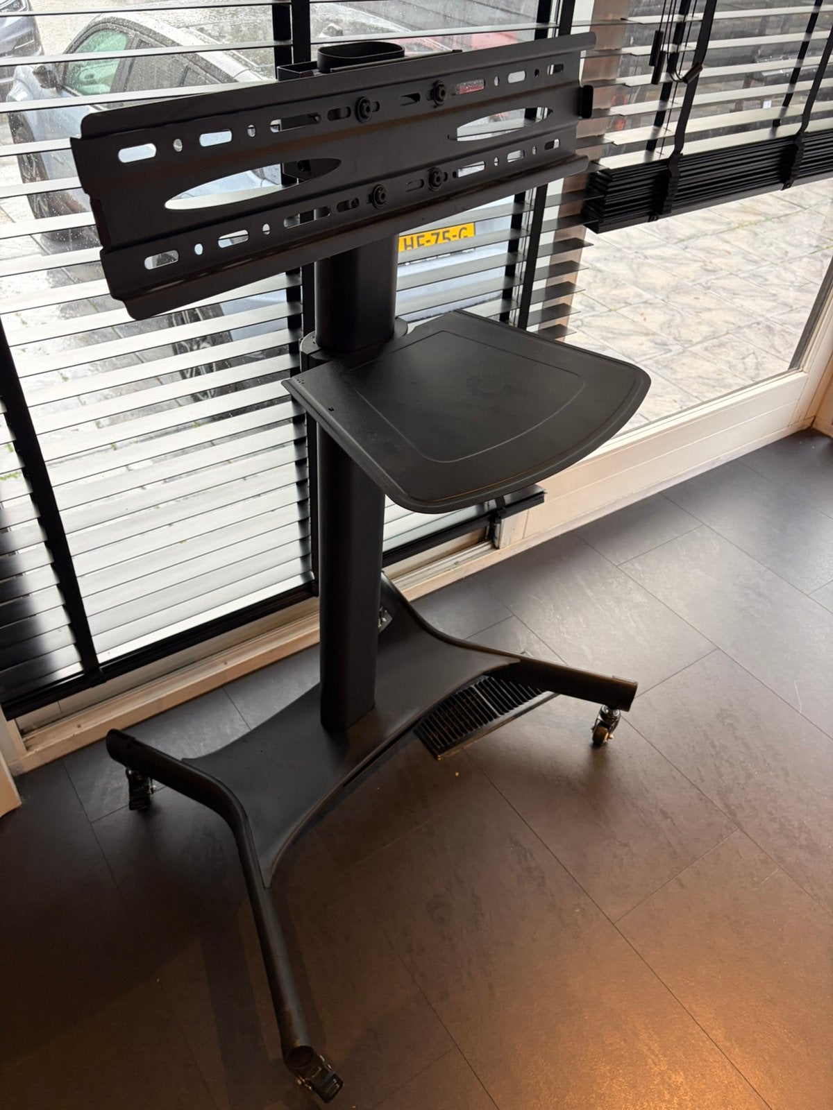 Tv standaart aluminium zwart, Huis en Inrichting, Ophalen of Verzenden, Zo goed als nieuw, 25 tot 50 cm, 100 tot 150 cm