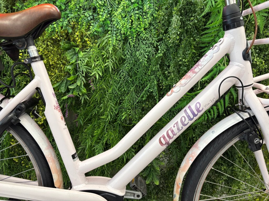 Gazelle Miss Grace - Bosch Active Middenmotor - 400wh, Wilhelminaweg 8, 6951 BP Dieren (NL), Info@gazelle.nl, Ophalen of Verzenden