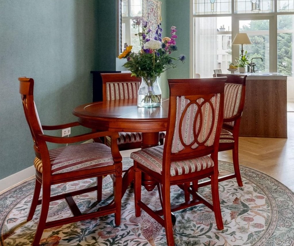 Italiaanse eethoek set: Ronde tafel + 4 gestoffeerde stoelen, Huis en Inrichting, Ophalen, Zo goed als nieuw, Klassiek, barok